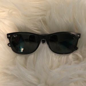 100%authentic ray-ban wayfarers w/ crystal lining